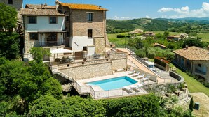 Exterior - Holiday House With Pool and Fantastic Views (Collazzone)