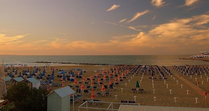 Belvilla by OYO Pleasant Apartment With Courtyard