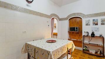 Apartment | Dining