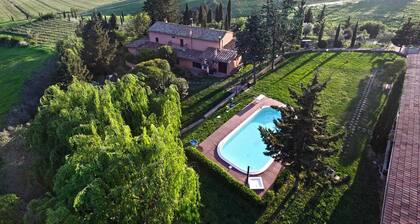 Elegant Tuscan Holiday Home