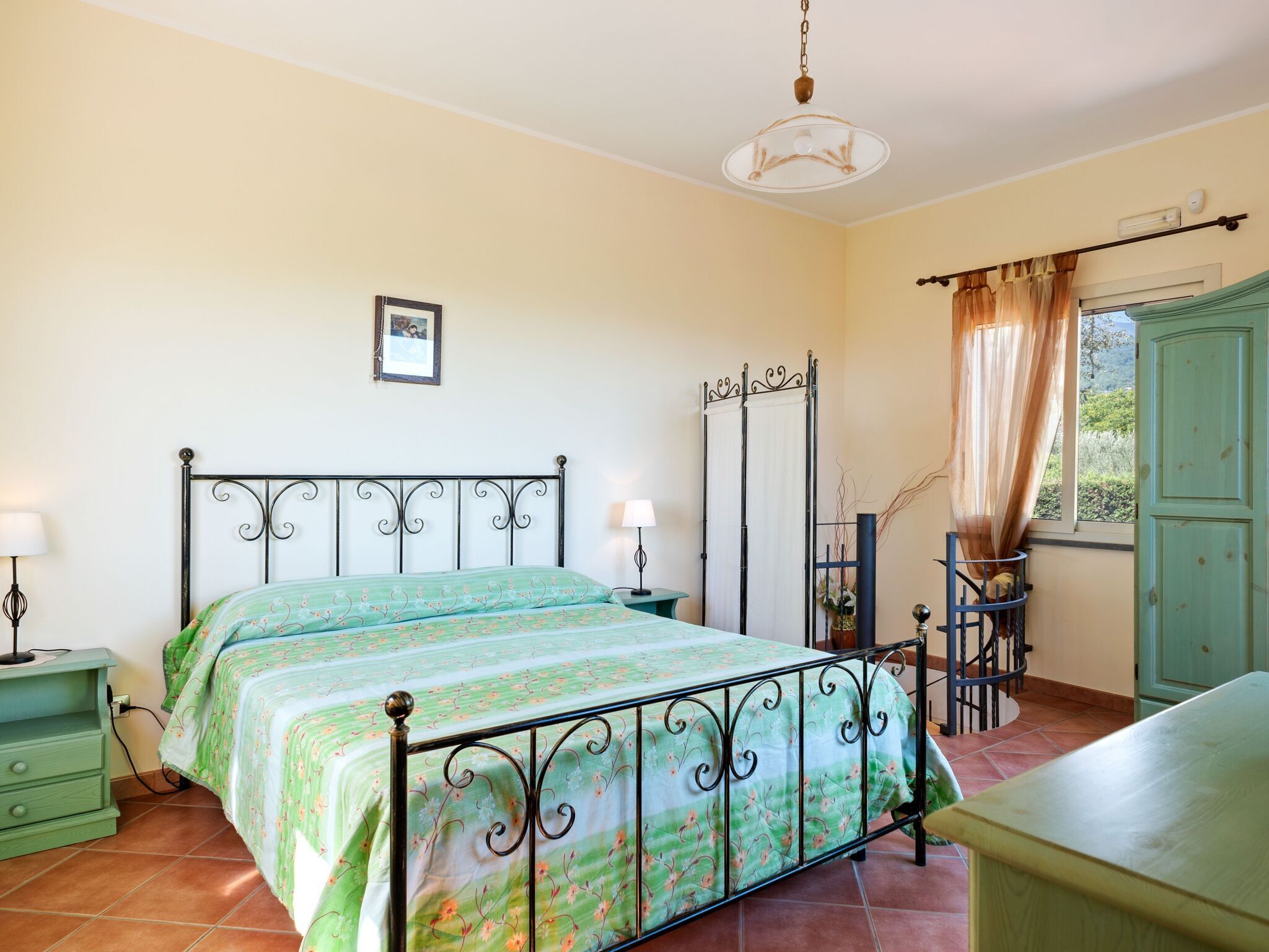 House | 3 bedrooms, individually furnished