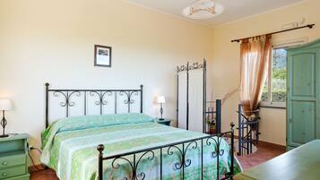 House | 3 bedrooms, individually furnished