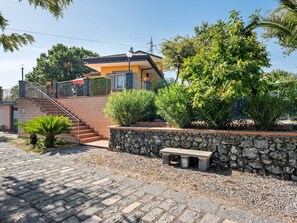 Exterior - Belvilla by OYO Villa Melany (Piedimonte Etneo)