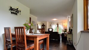 Dining - Secluded Holiday Home in Voorthuizen by the Lake (Nijkerk)