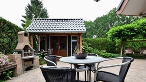 Balcony - Secluded Holiday Home in Voorthuizen by the Lake (Nijkerk)