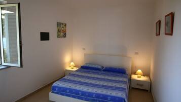 Apartment | 2 bedrooms, individually furnished, bed sheets
