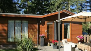 Exterior - Chalet in Holiday Park With Spacious Living Room, Large Enclosed Garden and Unobstructed View (Vorden)