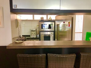 豪華公寓 | 私人廚房 | 大型雪櫃/冰箱、微波爐、�焗爐、爐具