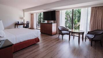 Habitación presidencial, 1 cama King size | Escritorio, tabla de planchar con plancha, wifi gratis y ropa de cama