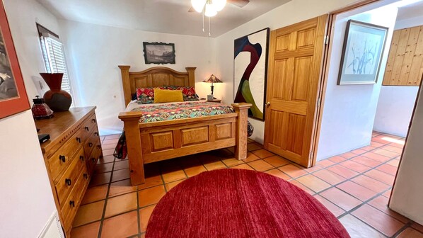 2 bedrooms, iron/ironing board, WiFi