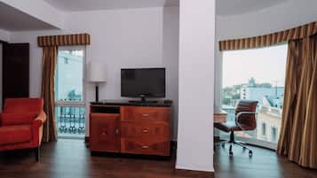 Junior kamer, 1 kingsize bed | Een strijkplank/strijkijzer, gratis wifi, beddengoed