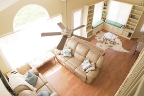 TV, fireplace, DVD player, ping pong