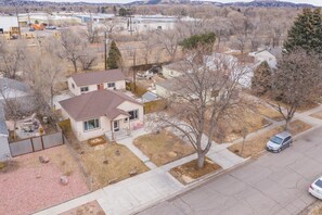 Exterior - Stir Crazy! Bike Trails, Dogs OK, Food & Nightlife (Colorado Springs)