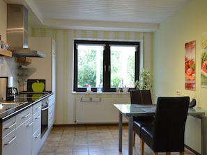 Dining - Comfortable and Beautiful Apartment in the Hünruck With Magnificent Enclosed Garden (Mastershausen)