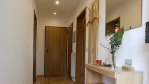 Unclassified image, 4 of 36, button - Comfortable and Beautiful Apartment in the Hünruck With Magnificent Enclosed Garden (Mastershausen)