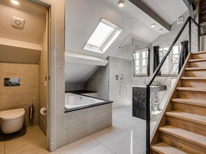 Huis | 24 slaapkamers, individueel gemeubileerd, beddengoed