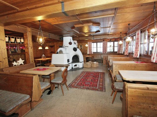 Quaint Chalet in Mayrhofen near Ski Lift