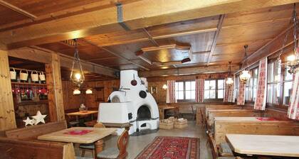 Quaint Chalet in Mayrhofen near Ski Lift