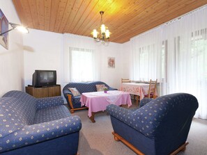 Apartment | 1 bedroom, iron/ironing board, bed sheets - Comfortable Apartment in Baiersbronn With Balcony (Baiersbronn)