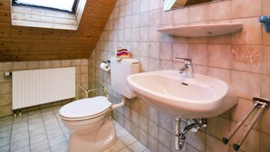Apartment | Bathroom - Cozy Apartment in Moos near Lake Constance (Moos)