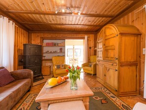 House | Living room | Fireplace - Eichenborn Gartenaufenthalt (Bad Pyrmont)