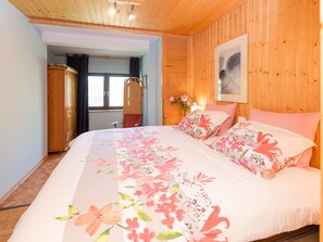 Ferienhaus | 2 Schlafzimmer, individuell eingerichtet, Bettwäsche