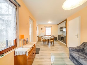 House | Dining - Gartenbungalow in Blankenfelde-mahlow (Blankenfelde-Mahlow)