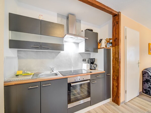 House | Private kitchen | Highchair - Gartenbungalow in Blankenfelde-mahlow (Blankenfelde-Mahlow)