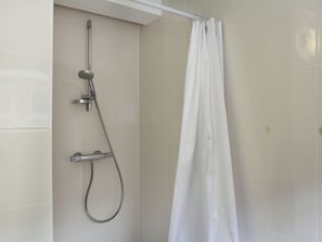 Apartment | Bathroom | Shower