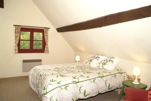 House | 3 bedrooms, individually furnished, bed sheets - Weekend Escape in Saint-maurice (Saint-Maurice-sur-Aveyron)