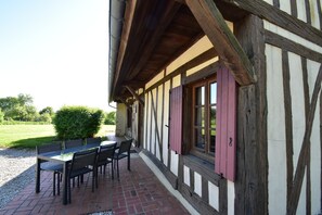 House | Outdoor dining - Weekend Escape in Saint-maurice (Saint-Maurice-sur-Aveyron)
