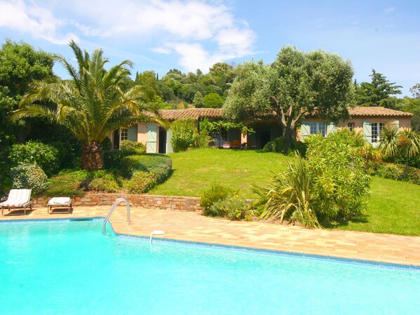 Villa | Pool | Outdoor pool - Alluring Villa in La Croix Valmer With Swimming Pool (La Croix-Valmer)