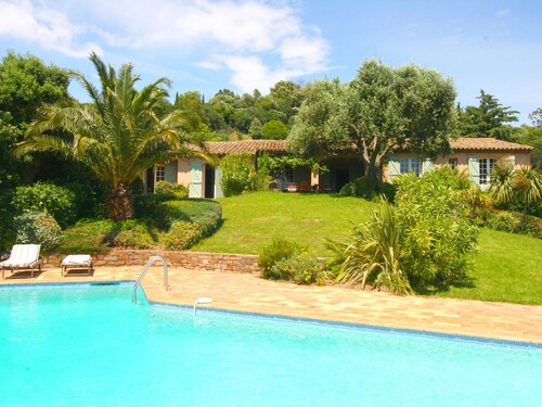 Alluring Villa in La Croix Valmer With Swimming Pool
