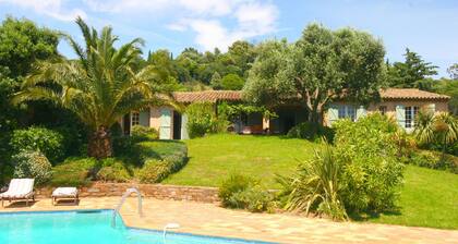 Alluring Villa in La Croix Valmer With Swimming Pool