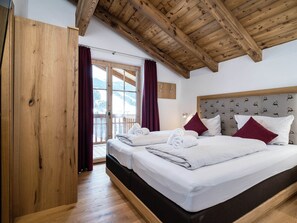 Chalet | 4 bedrooms, individually furnished, iron/ironing board, bed sheets - Superbly Located Premium Chalet With Sauna (Muehlbach Am Hochkoenig)