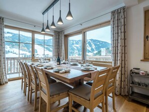 Chalet | Dining - Superbly Located Premium Chalet With Sauna (Muehlbach Am Hochkoenig)