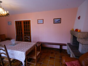 Fireplace - Beautiful Holiday Home in Riantec Near Sea (Riantec)