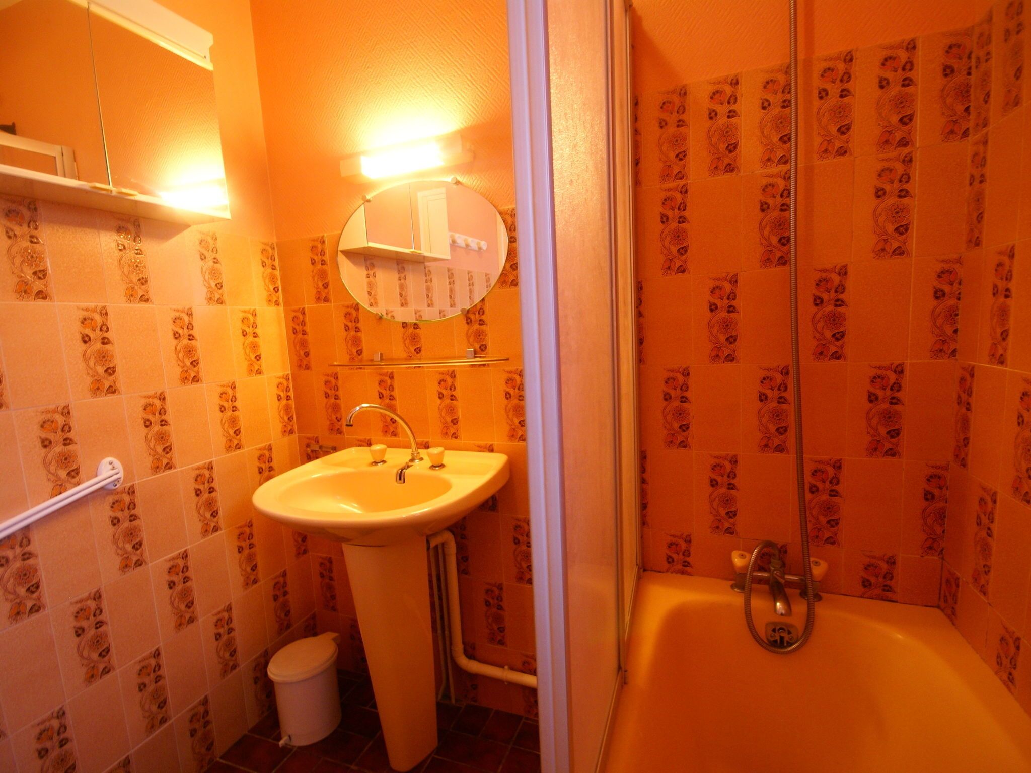 Bathtub