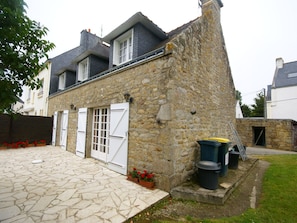 Exterior - Beautiful Holiday Home in Riantec Near Sea (Riantec)