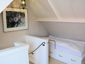 1 bedroom, individually furnished - Cozy Holiday Home in Scheveningen near Beach (The Hague)