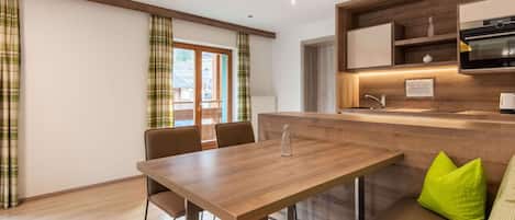 Apartment | Dining
