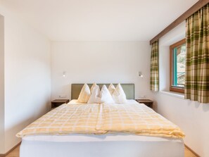 Apartment | 1 bedroom, bed sheets - Apartment in Wald Near Zillertal Ski Slopes (Wald im Pinzgau)