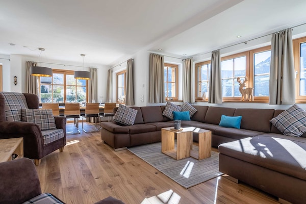 Chalet | Living area