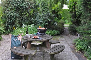 تناول الطعام بالخارج