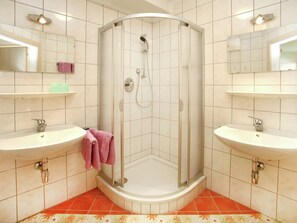 Apartment | Bathroom