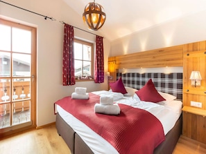 Chalet | 3 bedrooms, individually furnished, iron/ironing board