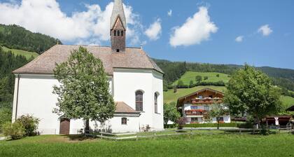 Beautiful Apartment With Large, Sunny Balcony