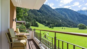 Unclassified image, 2 of 38, button - Simplistic Apartment in Mayrhofen With Sauna (Mayrhofen)