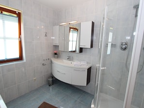 Bathroom - Modern Chalet in Salzburg With Sauna (Fusch an der Grossglocknerstrasse)