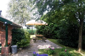 House | Exterior - Holiday Home in With Cycling Area (Den Ham)